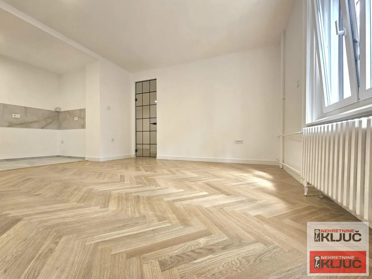 Prodaja, četvorosoban stan, 112m², Centar, Novi Sad