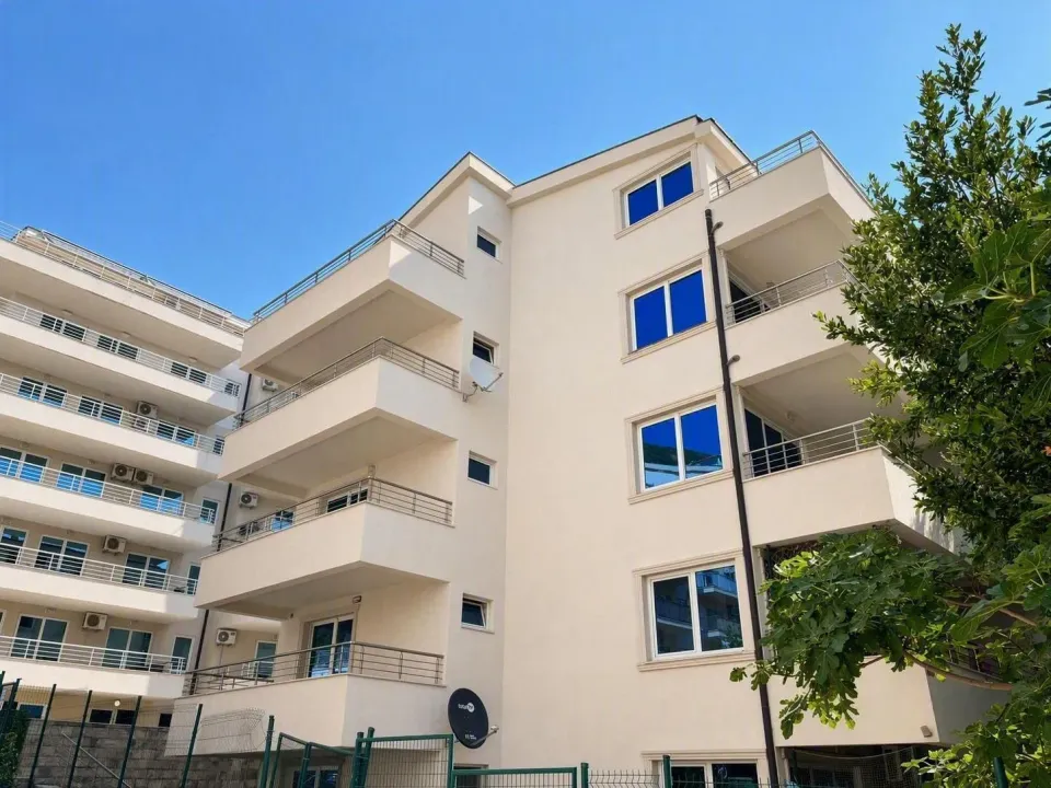 Rent, two bedroom apartment, 105m², Petrovac, Budva
