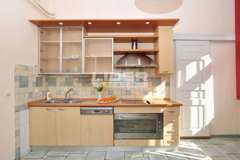 Rent, office space, 160m², Stari Grad, Beograd