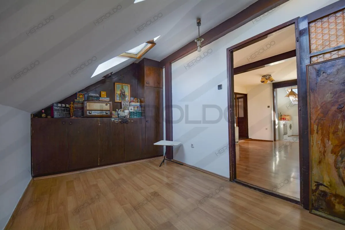 Prodaja, četvorosoban stan, 96m², Savski Venac, Beograd