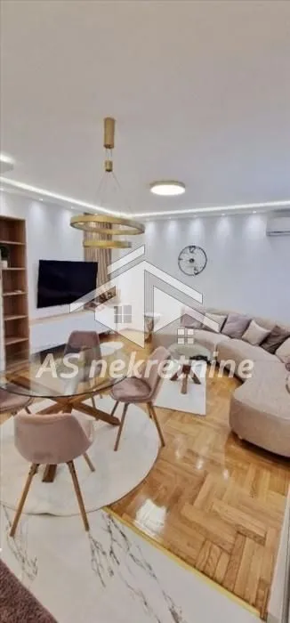 Izdavanje, dvosoban stan, 45m², Novi Beograd Blok 63, Novi Beograd Sve Podlokacije