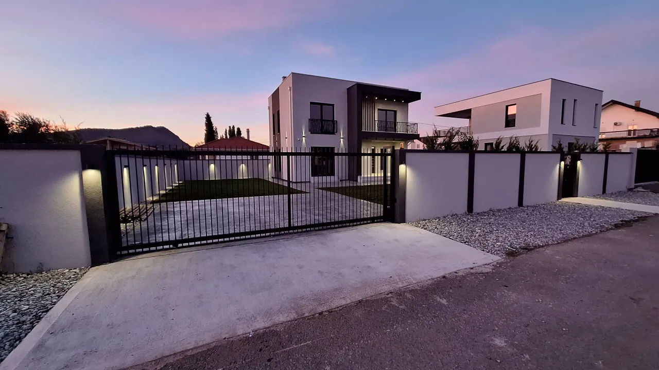 Prodaja, kuća, 169m², Gornja Gorica, Podgorica