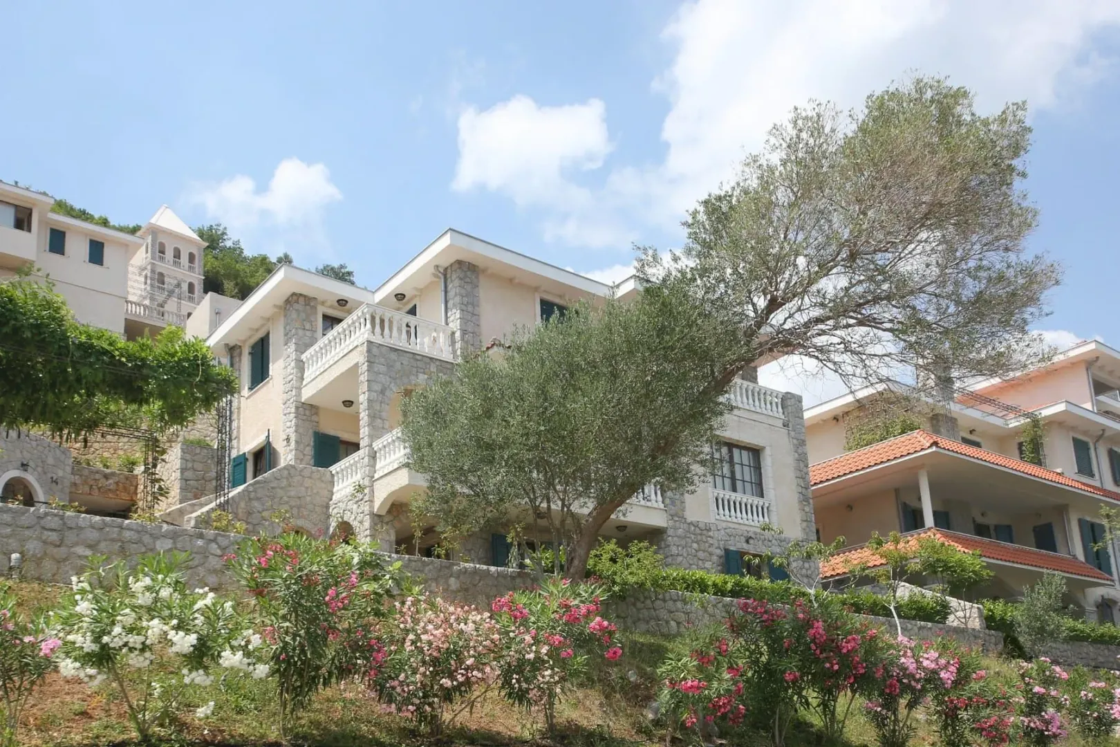 Prodaja, kuća, 235m², Kostanjica, Kotor