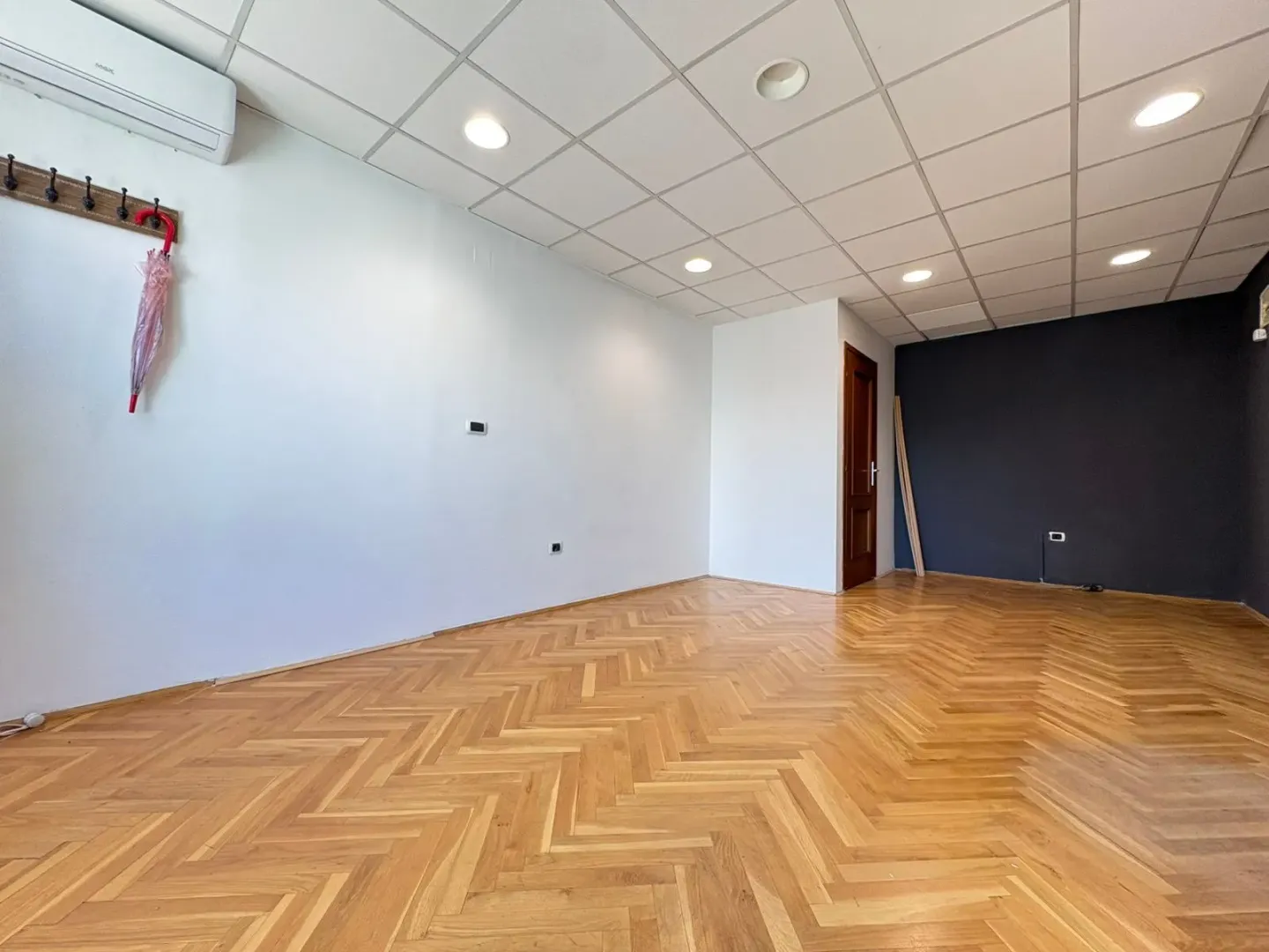 Rent, office space, 30m², Preko Morače, Podgorica