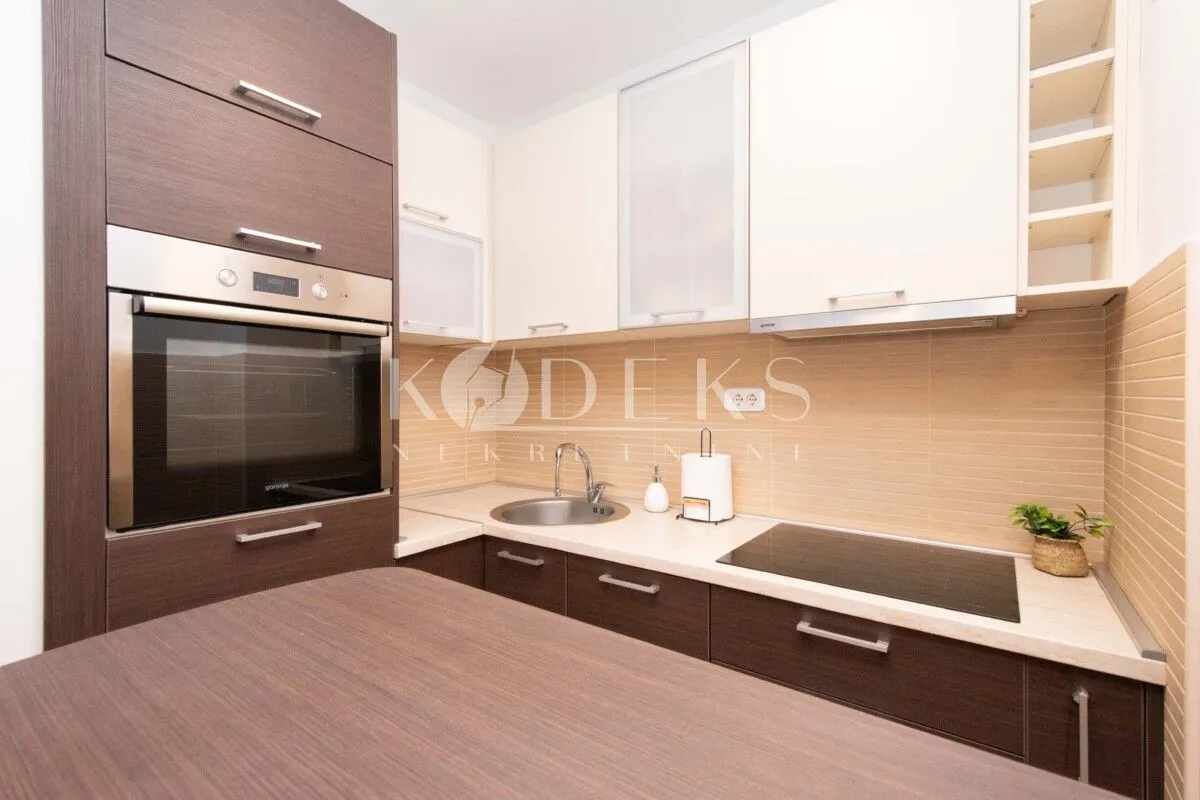 Izdavanje, jednosoban stan, 43m², Tološka šuma, Podgorica