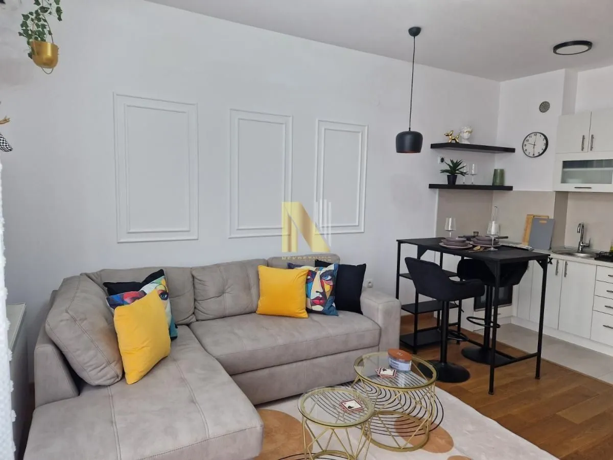 Izdavanje, jednosoban stan, 34m², Centar, Novi Sad
