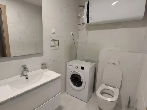 Izdavanje, dvosoban stan, 70m², Master Kvart, Podgorica - image 11