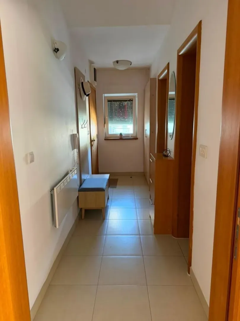 Izdavanje, jednosoban stan, 60m², Zelenika, Herceg Novi