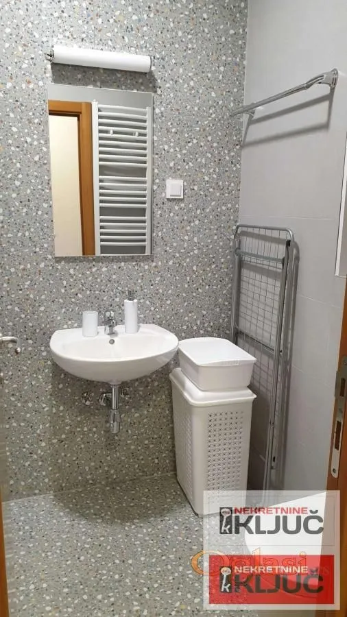 Izdavanje, garsonjera, 26m², Grbavica, Novi Sad Sve Podlokacije
