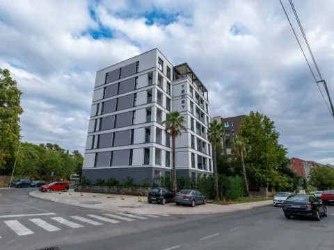 Izdavanje, trosoban stan, 110m², Podgorica, Crna Gora - image 15