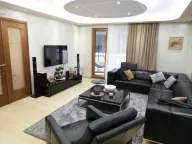 Izdavanje, četvorosoban stan, 178m², City Kvart, Podgorica - image 1