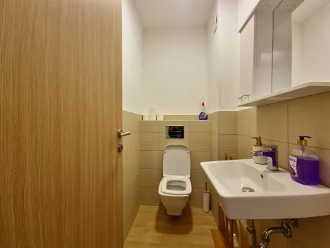 Rent, two bedroom apartment, 64m², Budva, Crna Gora - image 10