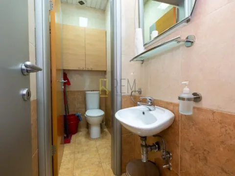 Izdavanje, poslovni prostor, 78m², Kruševac, Podgorica - image 2