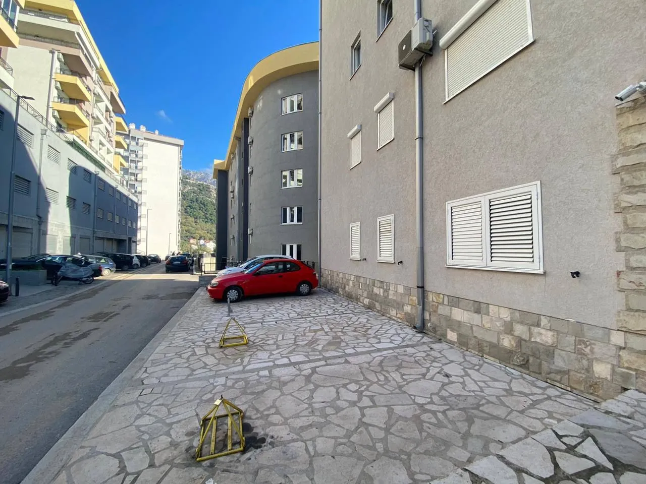 Sale, two bedroom apartment, 195m², Dubovica, Budva