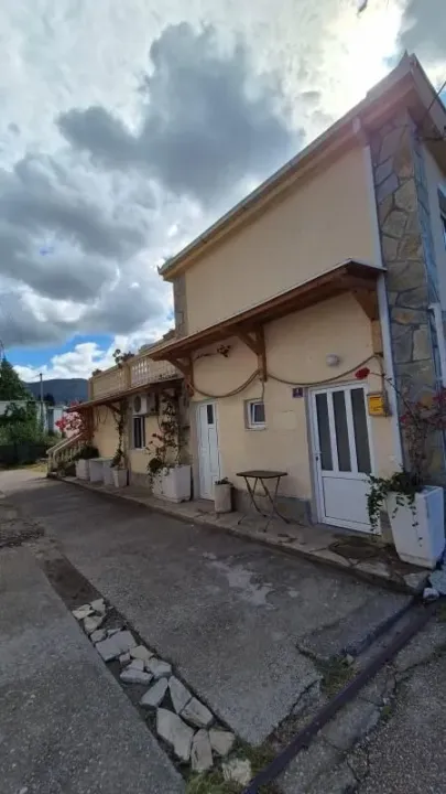 Prodaja, kuća, 200m², Bar, Crna Gora