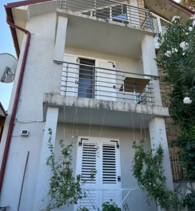 Rent, three bedroom apartment, 50m², Radovići, Tivat