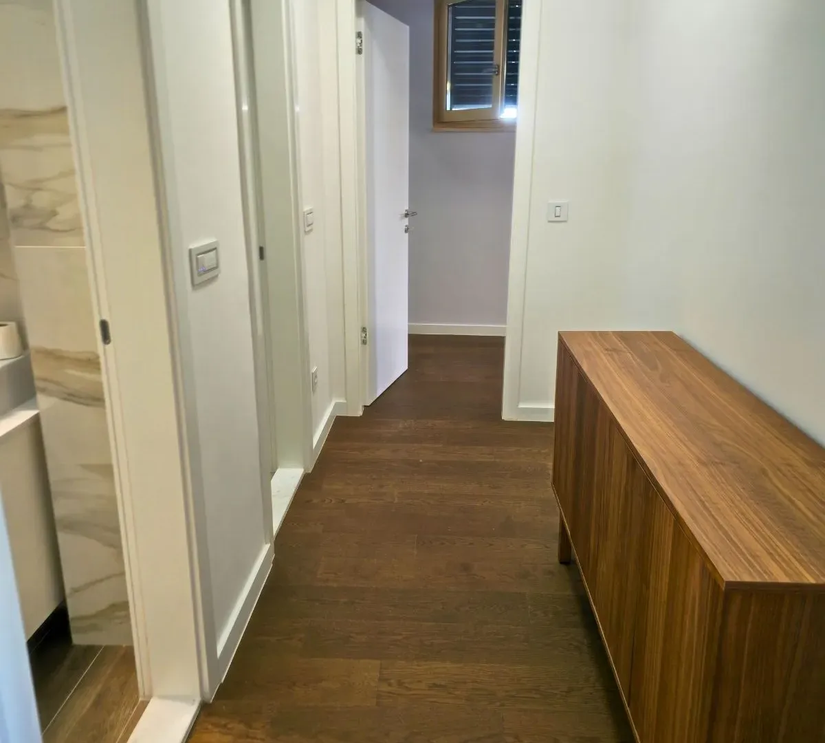 Izdavanje, trosoban stan, 157m², Aleksinac, Niš