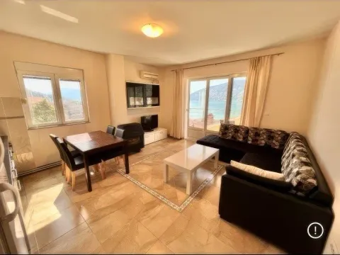 Izdavanje, trosoban stan, 130m², Igalo, Herceg Novi - image 1