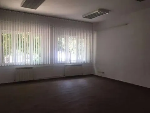 Izdavanje, poslovni prostor, 200m², Zemun Bačka, Zemun Sve Podlokacije - image 6