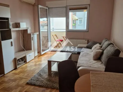 Izdavanje, trosoban stan, 58m², Centar, Novi Sad - image 2