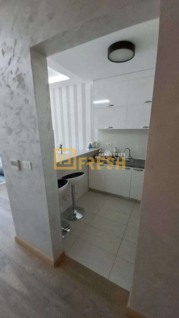 Rent, one bedroom apartment, 56m², Centar, Budva
