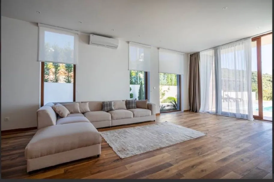 Izdavanje, kuća, 450m², Budva, Crna Gora