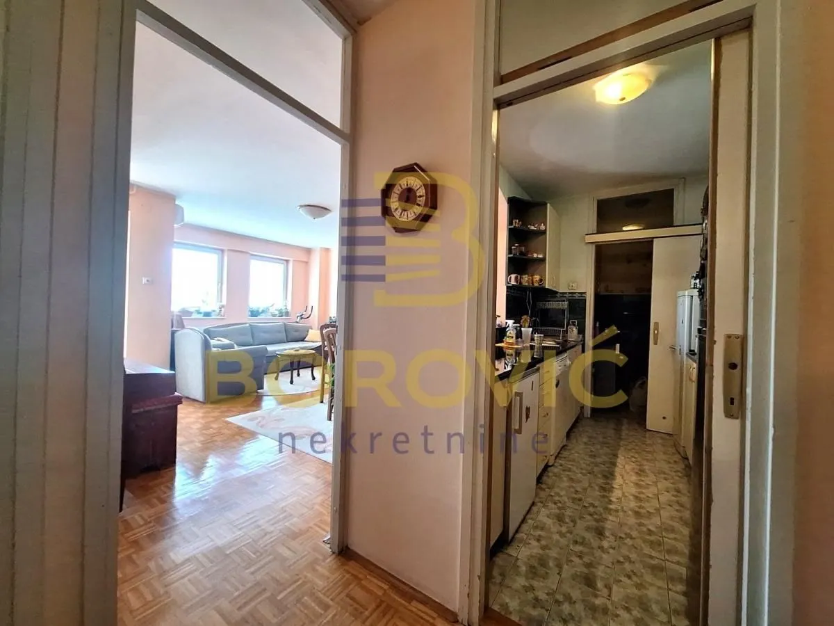 Prodaja, trosoban stan, 80m², Novi Beograd Blok 22, Novi Beograd Sve Podlokacije
