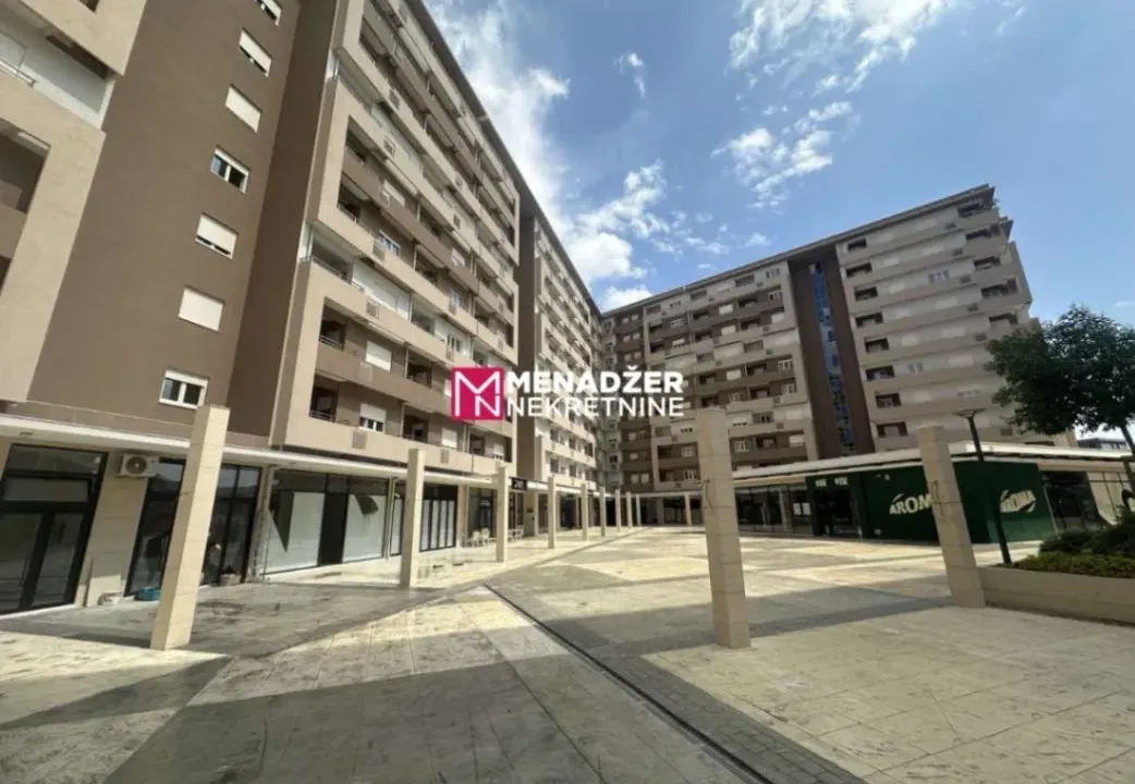 Izdavanje, jednosoban stan, 49m², Central Point, Podgorica