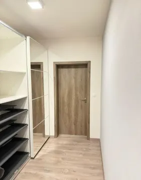 Izdavanje, dvosoban stan, 60m², Stara Varoš, Podgorica - image 4