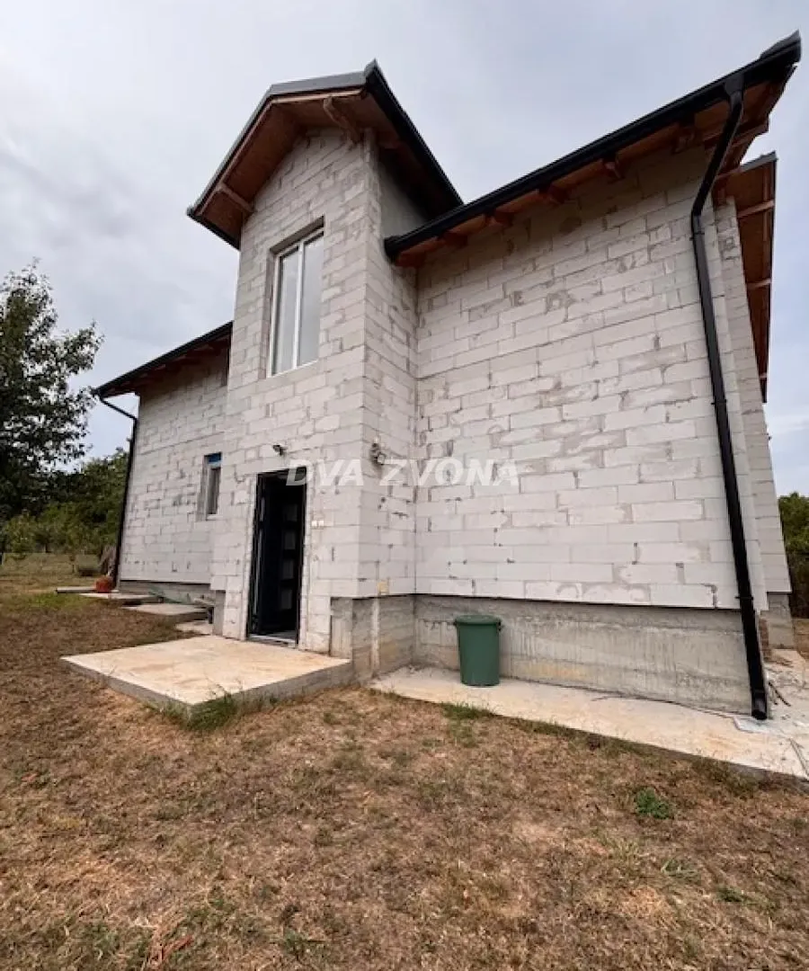 Prodaja, kuća, 151m², Čortanovci, Inđija