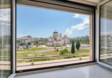 Rent, two bedroom apartment, 60m², Preko Morače, Podgorica - image 2