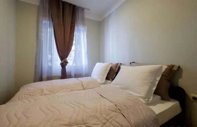 Izdavanje, četvorosoban stan, 120m², Stari Grad, Beograd