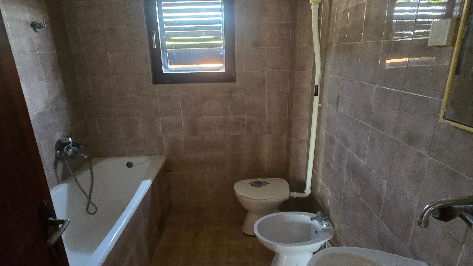 Prodaja, kuća, 272m², Šušanj, Bar