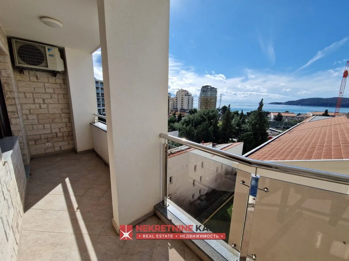 Prodaja, trosoban stan, 107m², Bečići, Budva