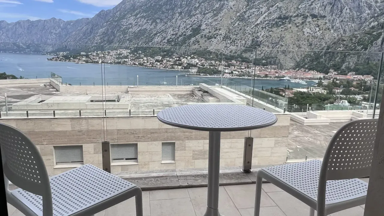 Rent, apartment, 198m², Kotor, Crna Gora