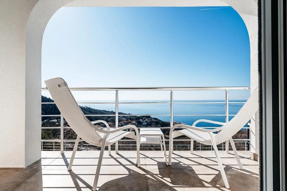 Sale, house, 350m², Reževići, Budva
