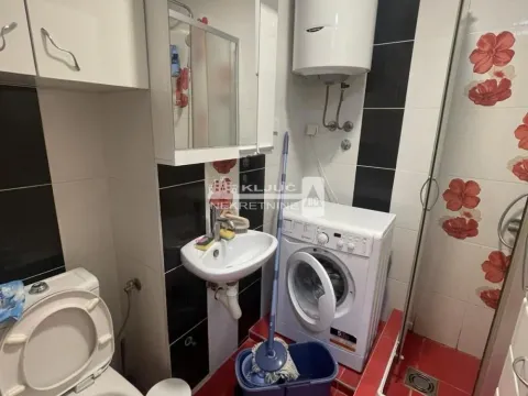 Sale, one bedroom apartment, 50m², Zvezdara Sve Podlokacije, Beograd - image 12