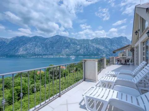 Prodaja, trosoban stan, 167m², Prčanj, Kotor - image 15