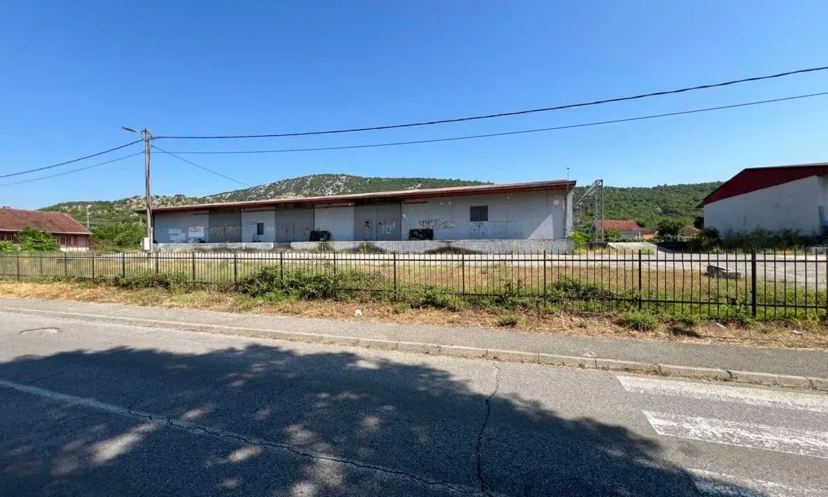 Prodaja, poslovni prostor, 1500m², Spuž, Danilovgrad