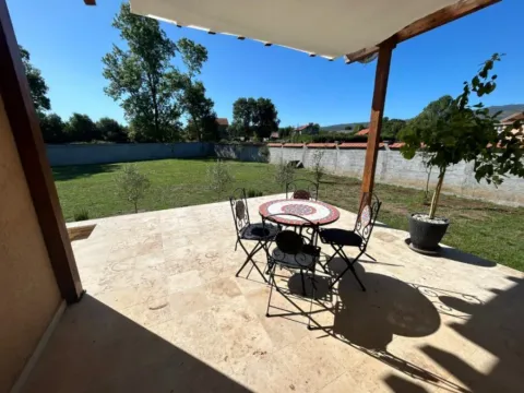 Izdavanje, kuća, 172m², Jastreb, Danilovgrad - image 2