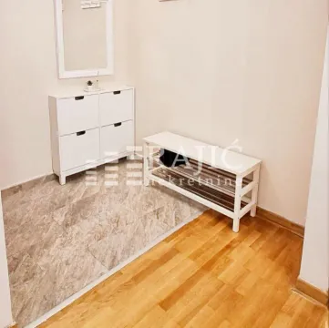 Rent, two bedroom apartment, 60m², Skadarlija, Beograd - image 12