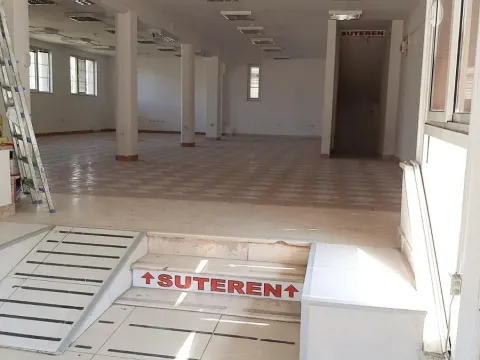Izdavanje, poslovni prostor, 310m², Zagorič, Podgorica - image 1