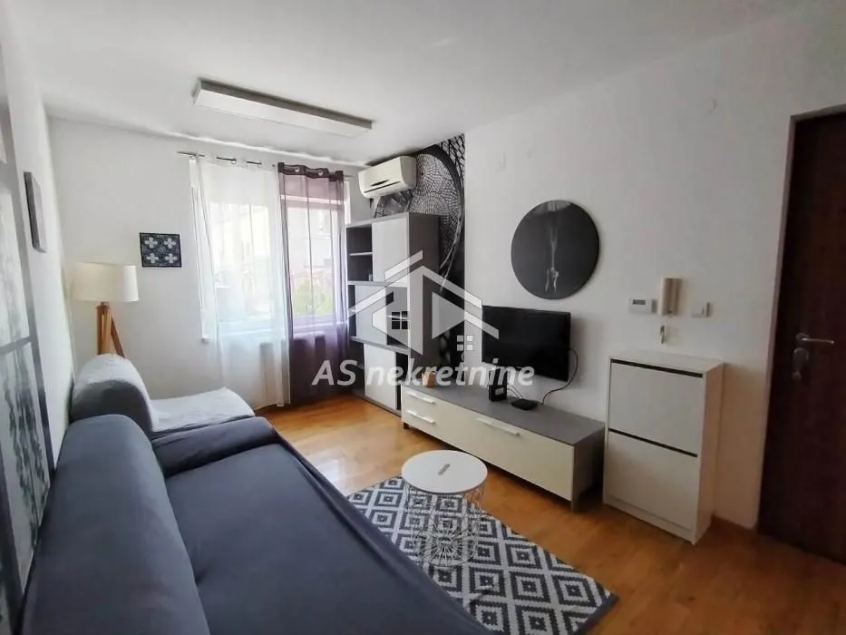 Prodaja, stan, 34m², Zemun Cara Dušana, Zemun Sve Podlokacije