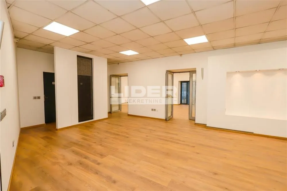 Rent, office space, 251m², Stari Grad, Beograd