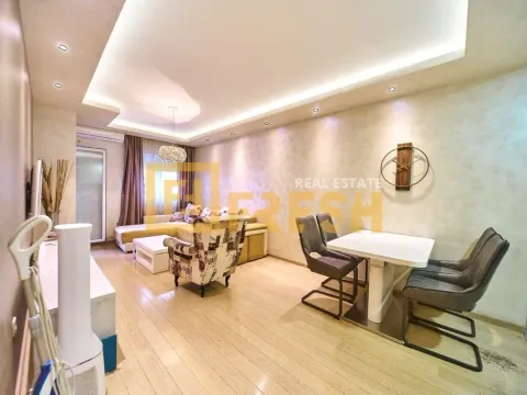 Prodaja, dvosoban stan, 66m², City Kvart, Podgorica - image 2