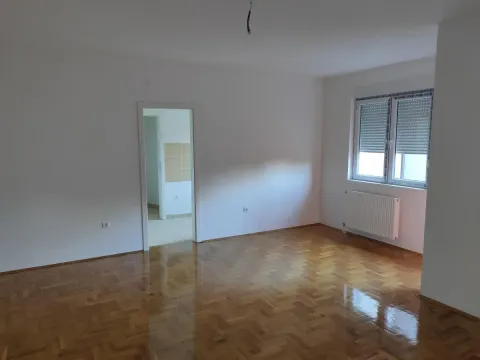 Rent, two bedroom apartment, 50m², Centar, Novi Sad - image 12