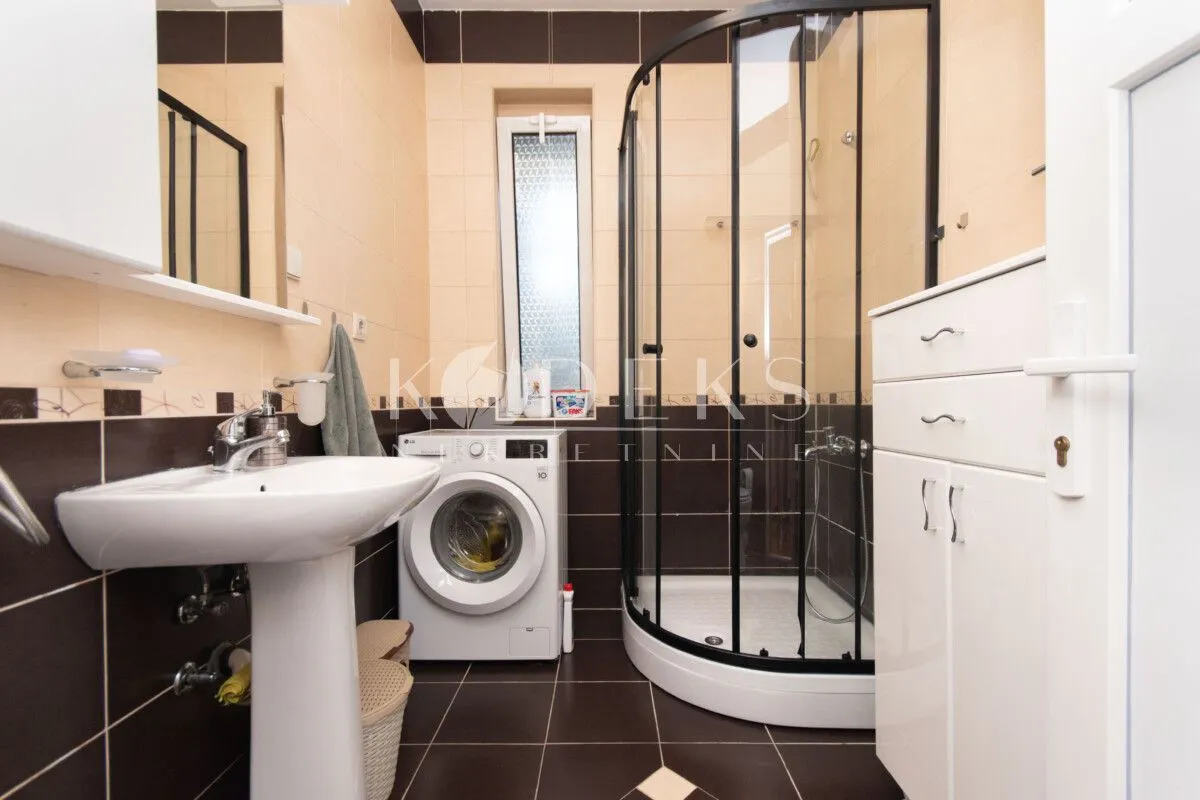 Prodaja, dvosoban stan, 92m², Centar, Podgorica