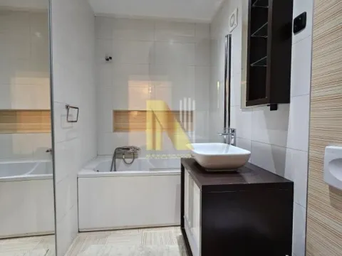 Izdavanje, trosoban stan, 78m², Sajmište, Novi Sad - image 12