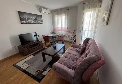 Izdavanje, jednosoban stan, 42m², City Kvart, Podgorica