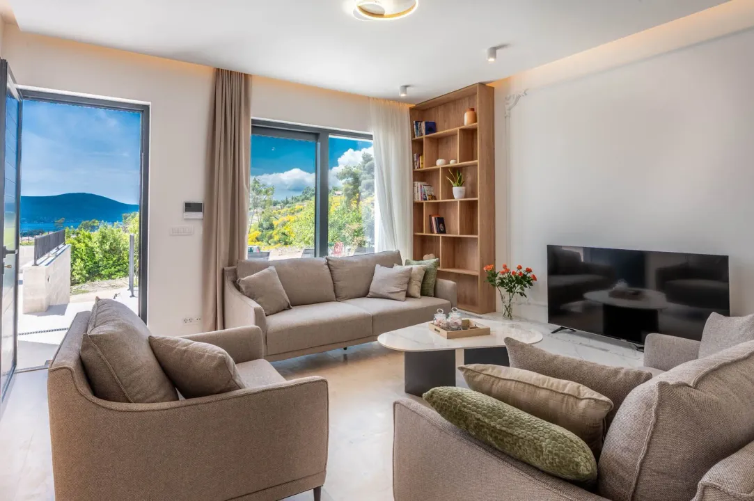 Sale, house, 250m², Mrčevac, Tivat